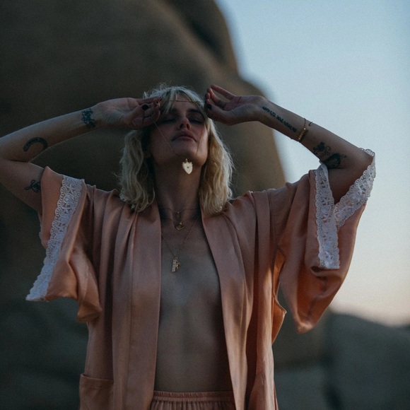 Spell Wild Love Silk Luxe Pastel Peach Robe - Picture 3 of 9